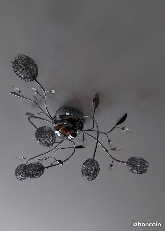 Lustre design fleurs & volutes - Magnifiques jeux d’ombres (image 3)