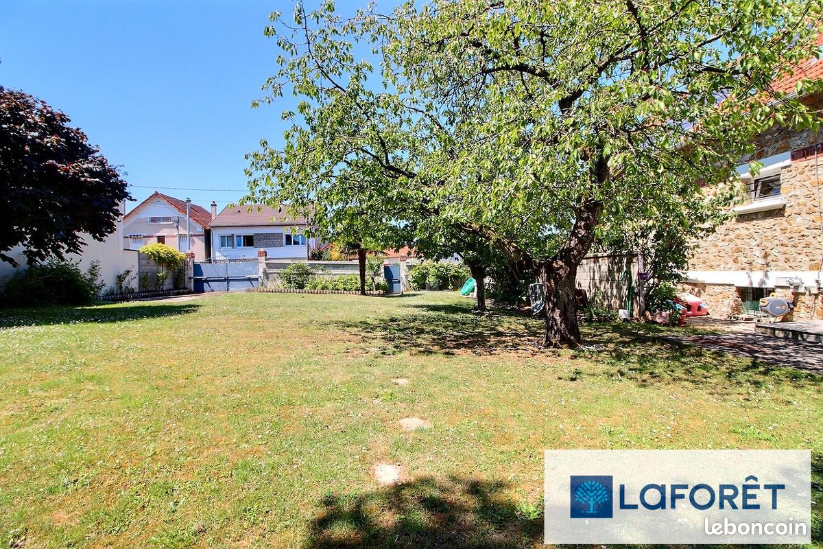 Terrain 314 m² · à Ris-Orangis · 314 m² · 158 060 €