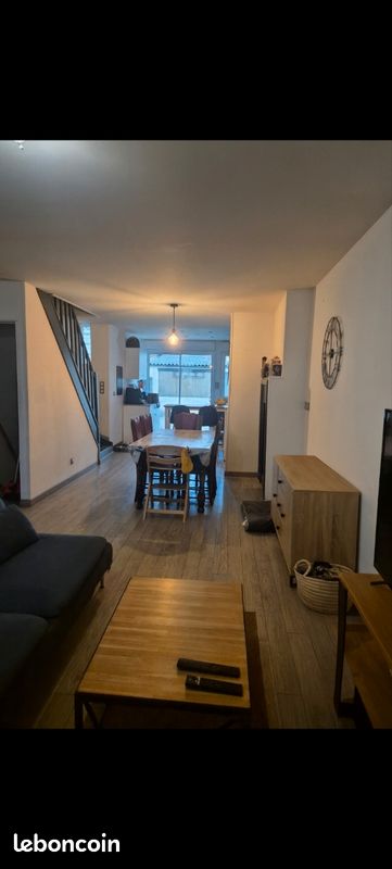 Maison 6 pièces 130 m² · à Saint-Hilaire-du-Harcouët · 130 m² · 650 €