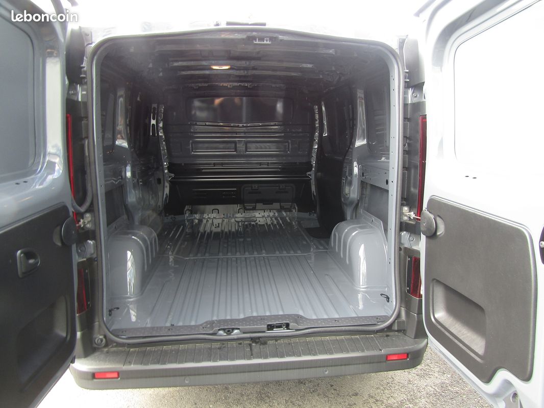 Renault TRAFIC III FG L1H1 3T 2.0 BLUE DCI 150CH ADVANCE -25 (image 5)