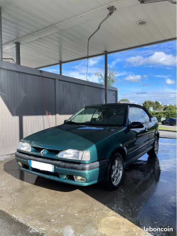 Prévente Renault 19 cabriolet (image 1)