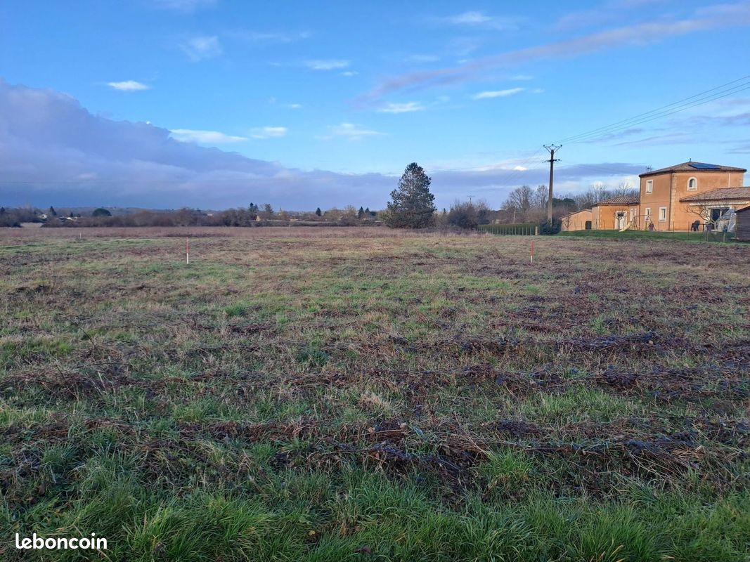 Terrain 1000 m² · à Cours-de-Pile · 1 000 m² · 46 000 €