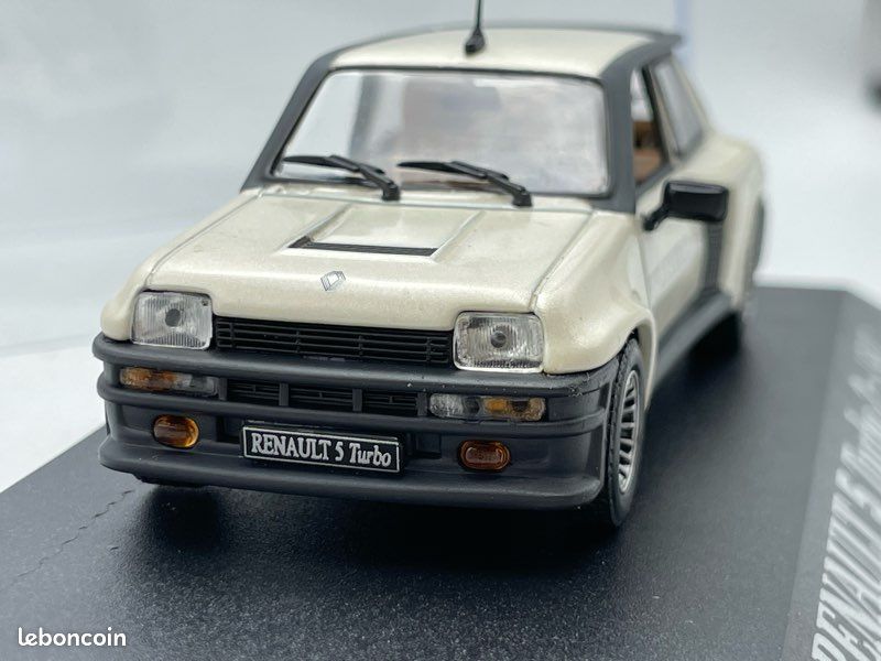 Renault 5 Turbo bleue (coffret boite rectangle) - Universal