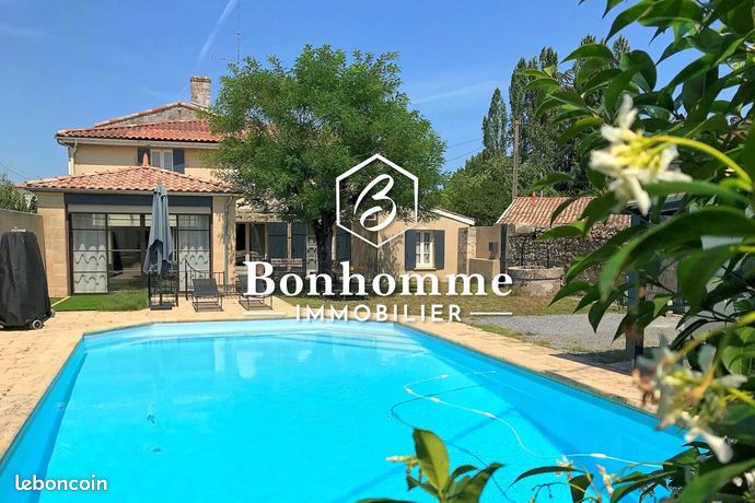 Maison 8 pièces 250 m²