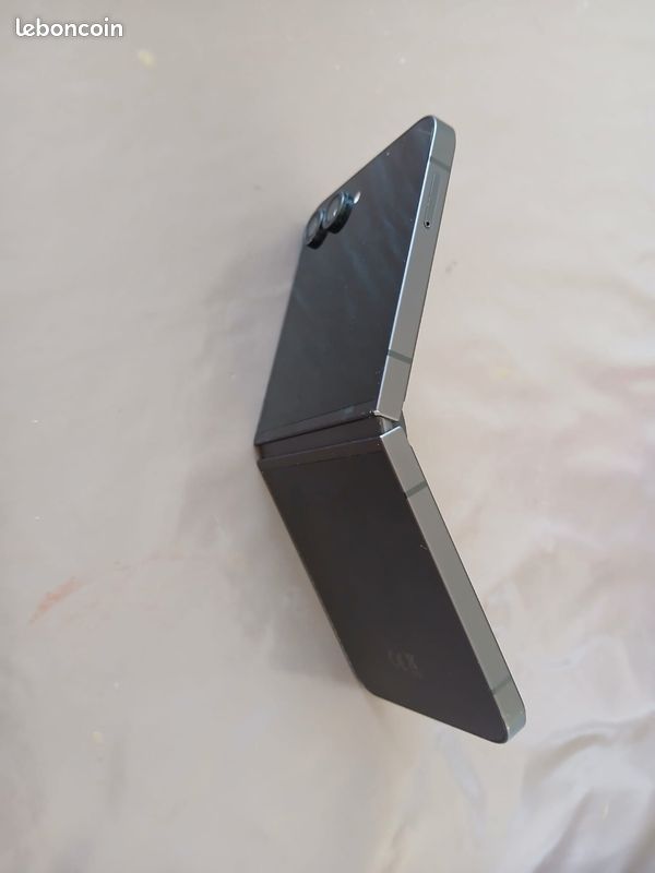 Samsung Galaxy Z Flip6 512Go - État impeccable + facture (image 5)