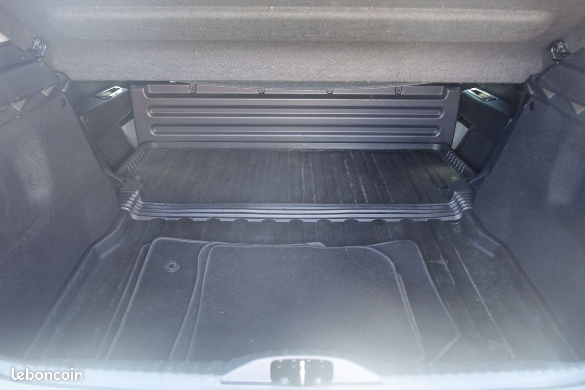 Citroen C3 STE 1.2 PURETECH 83CH S&S FEEL NAV (image 14)