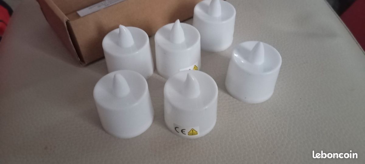 Lot de 6 Bougies Led Neuve fonctionnant avec petites piles rondes fournies avec (image 1)