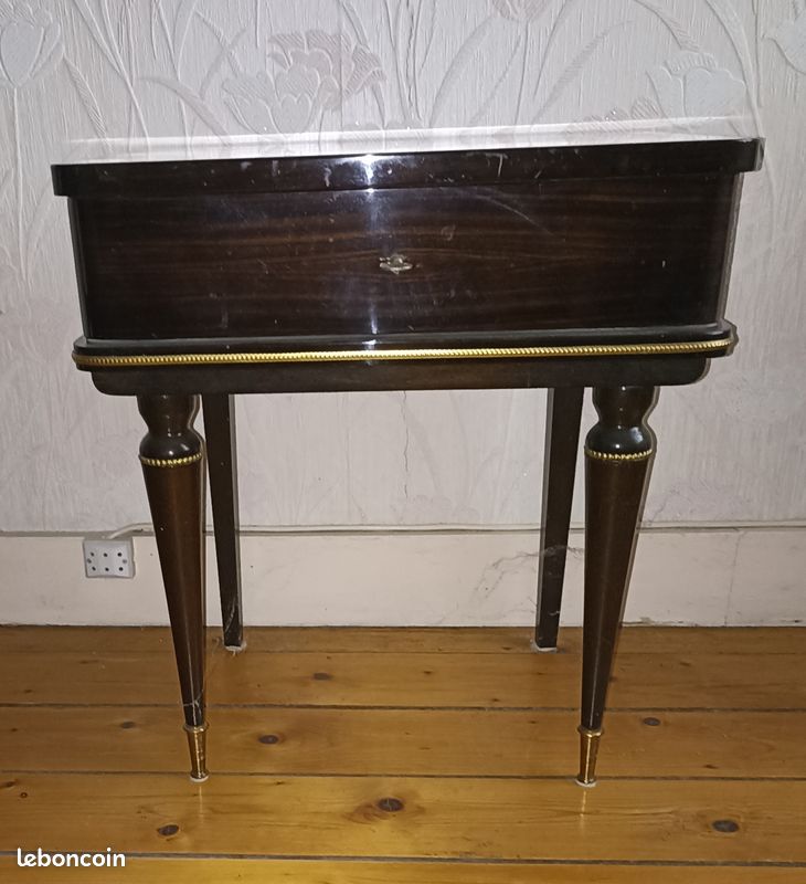 Table de chevet (image 1)