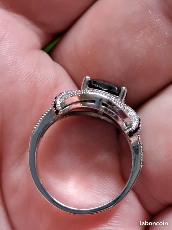 Bague En Argent Noirci Taille 52 D'occasion Style Gothique Ou Moderne