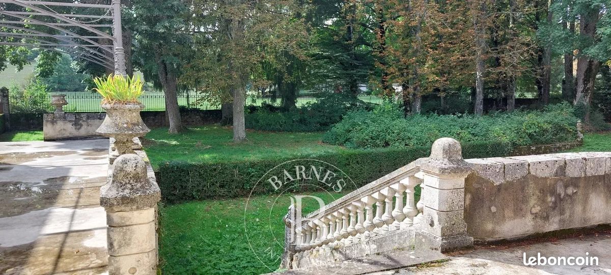 Maison 11 pièces 300 m² · à La Cavalerie · 300 m² · 260 000 €