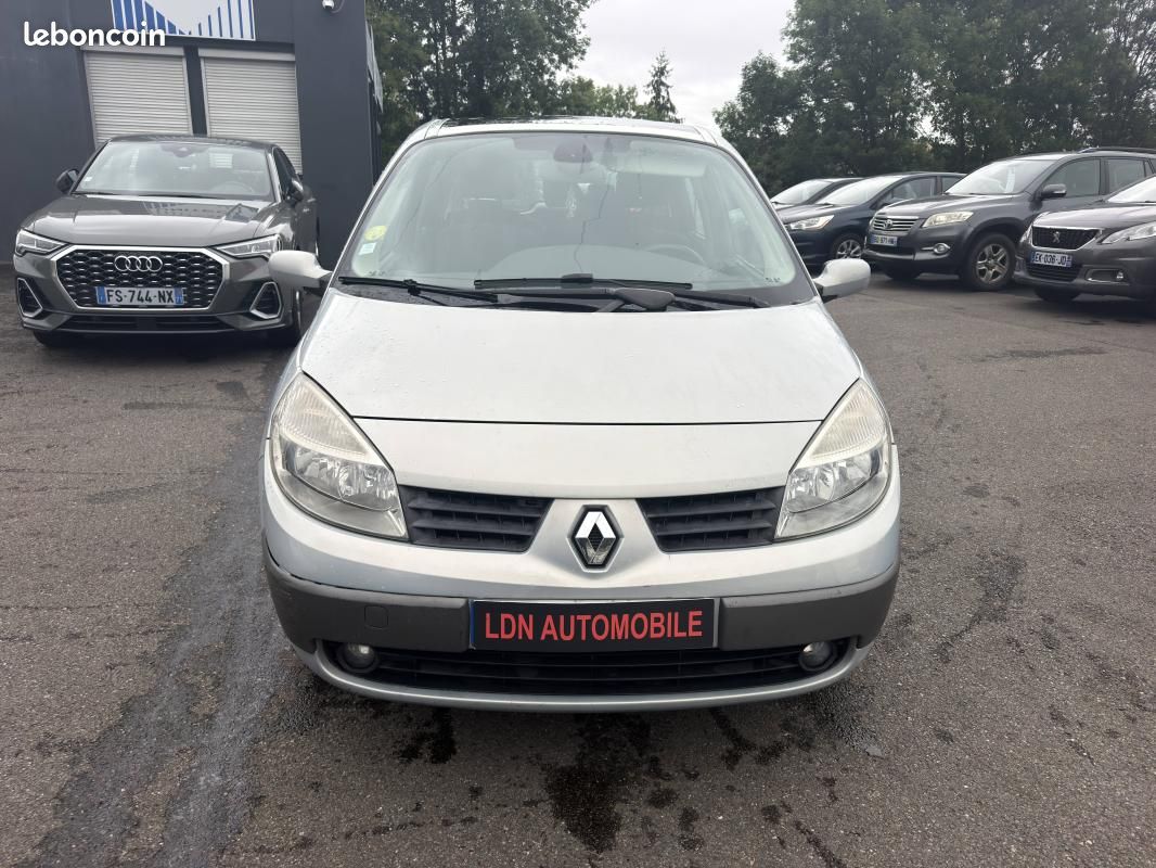 Renault Scénic II (J84) 2.0 16v 136ch Luxe Dynamique (image 2)