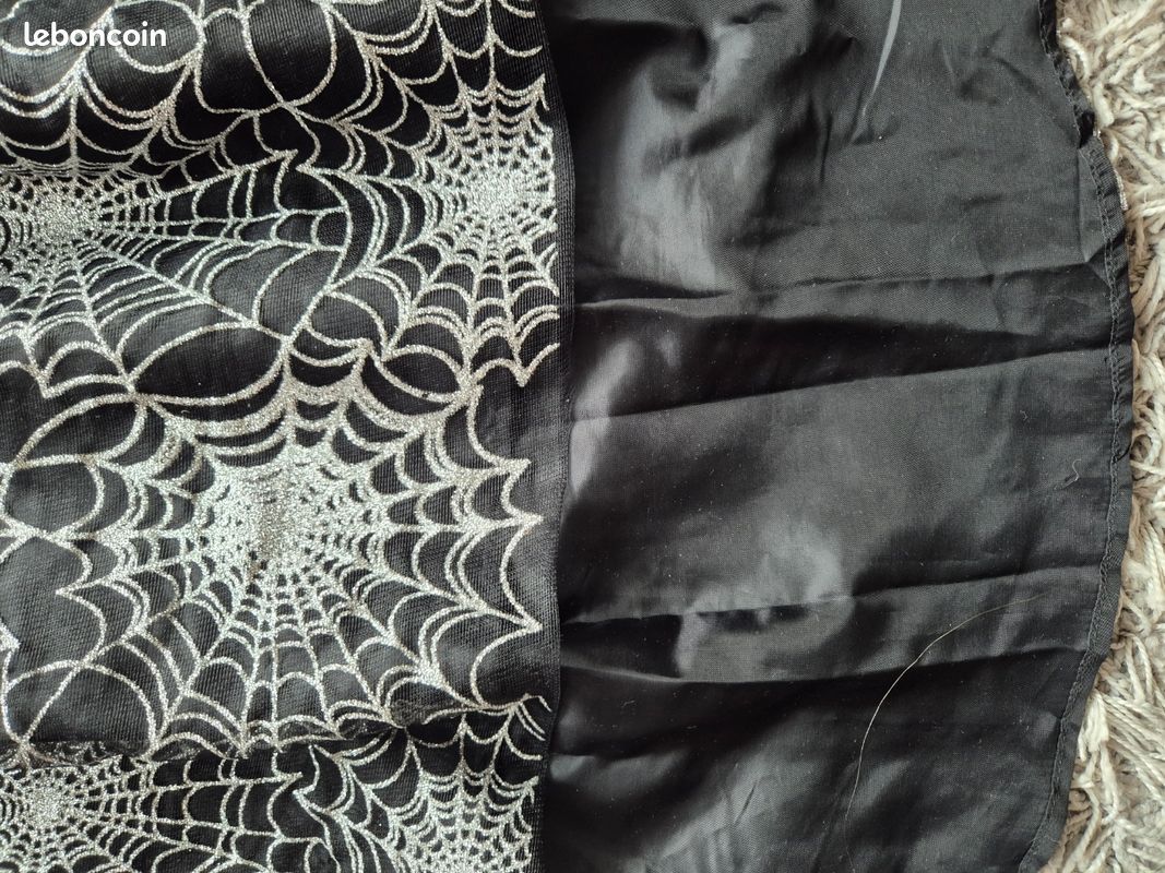 Déguisement neuf - taille 170 (image 6)