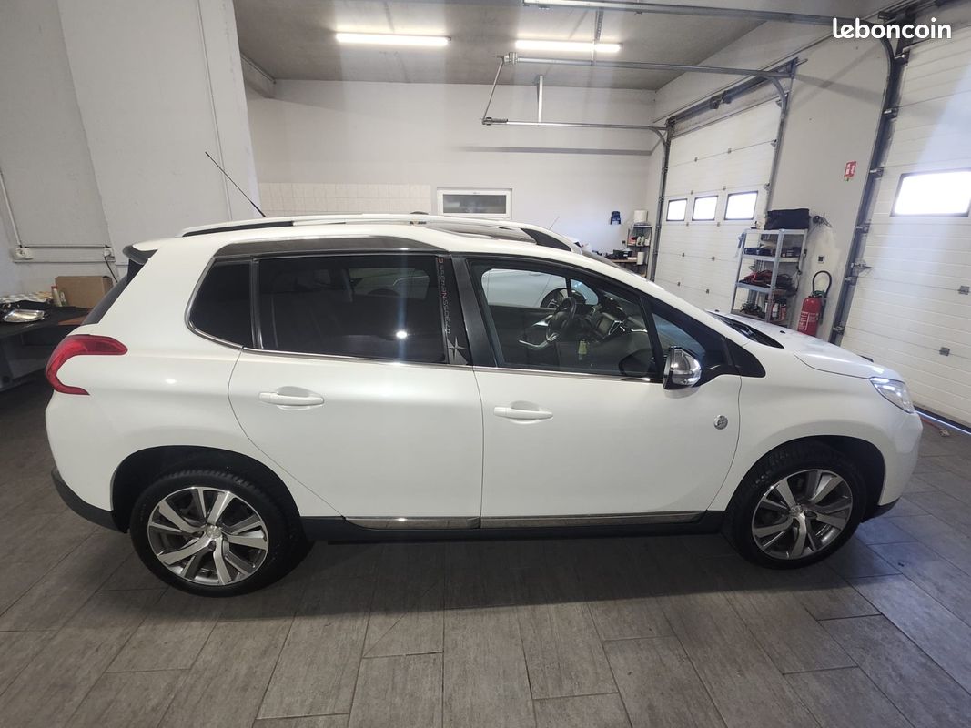 Peugeot 2008 1.6 HDI 120 BV6 - Crossway (image 9)