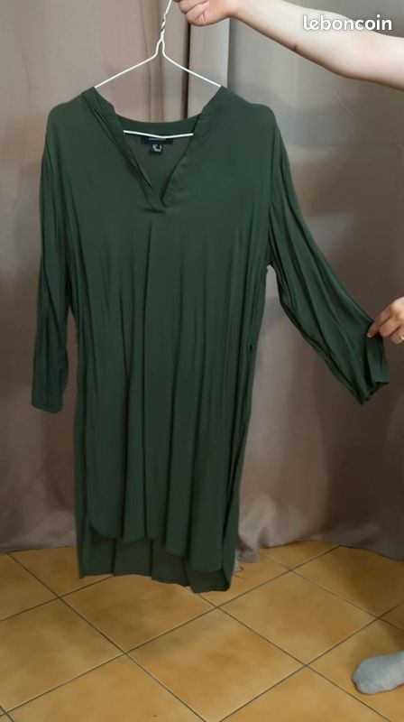 Tunic (image 1)