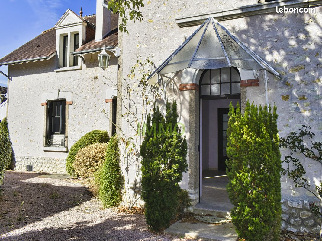 Maison 8 pièces 222 m² · à Chabris · 222 m² · 257 250 €