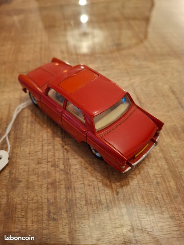 DINKY TOYS ANCIEN Peugeot 404 Porte Skis 536 Neuf Mais A Reparee EUR 49,50 - FR