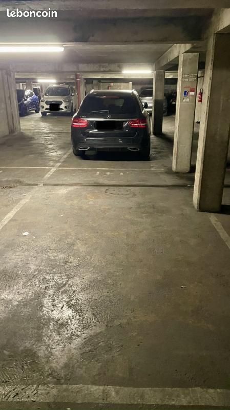 Parking 28 m² · à Paris · 28 m² · 35 500 €