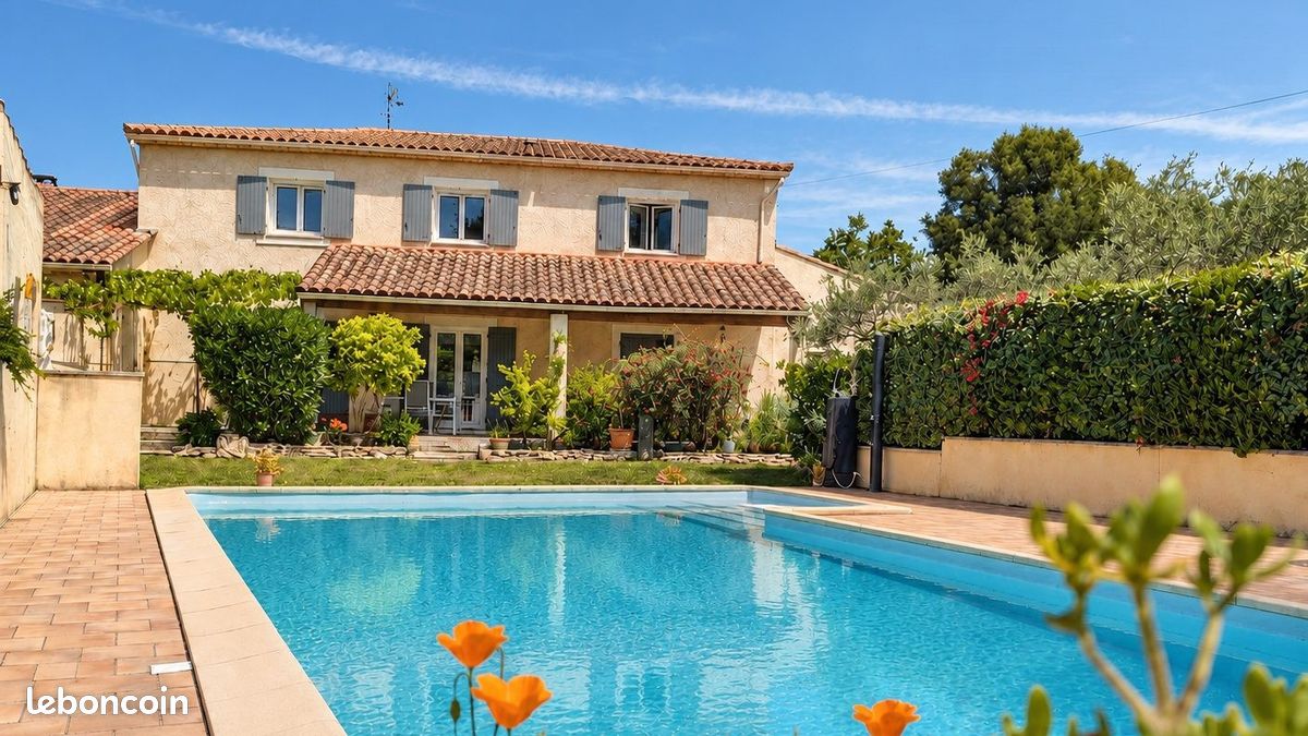 Maison 9 pièces 227 m² · à Eyragues · 227 m² · 820 000 €