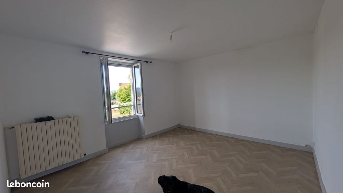 Appartement 3 pièces 65 m² · à Montbron · 65 m² · 600 €