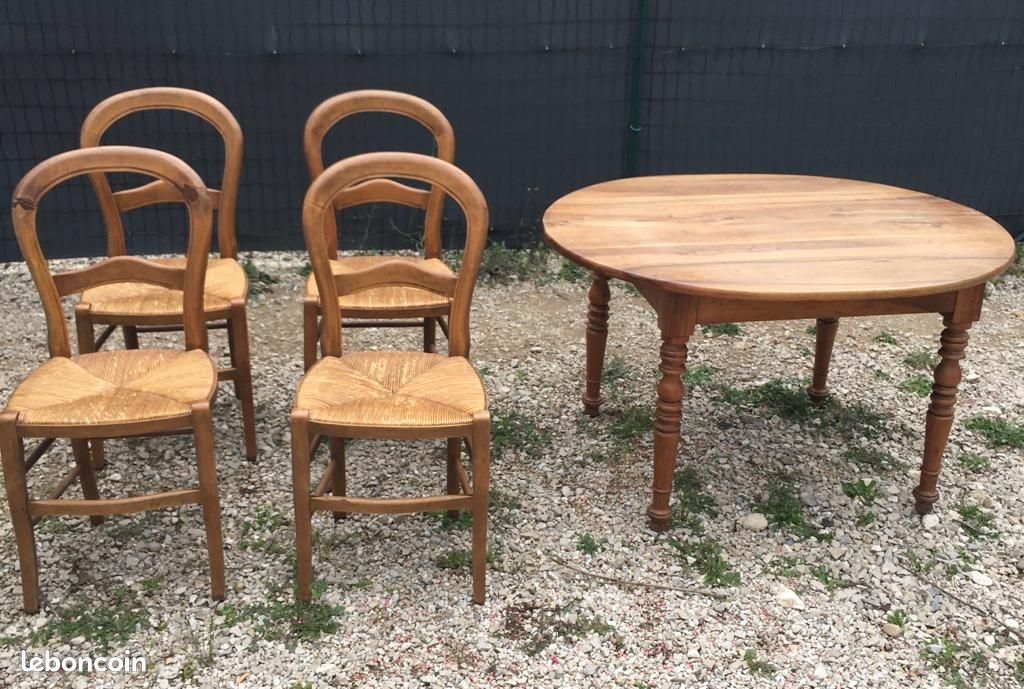 1Table et 4 Chaises (image 1)
