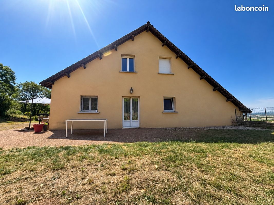 Maison 7 pièces 135 m² · à Mont-Saint-Jean · 135 m² · 215 000 €