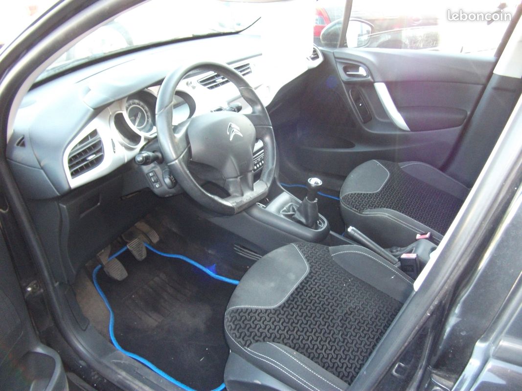 Jolie citroen c3 ph2 1.4 hdi 70cv regulateur clim toit zenith (image 3)