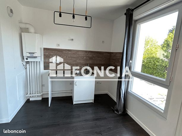 https://img.leboncoin.fr/api/v1/lbcpb1/images/b0/dc/d6/b0dcd6d6392885d4a50cd172a17ec5e634cf1096.jpg?rule=ad-image