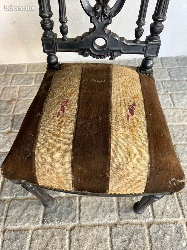 Chaise d'époque (image 3)