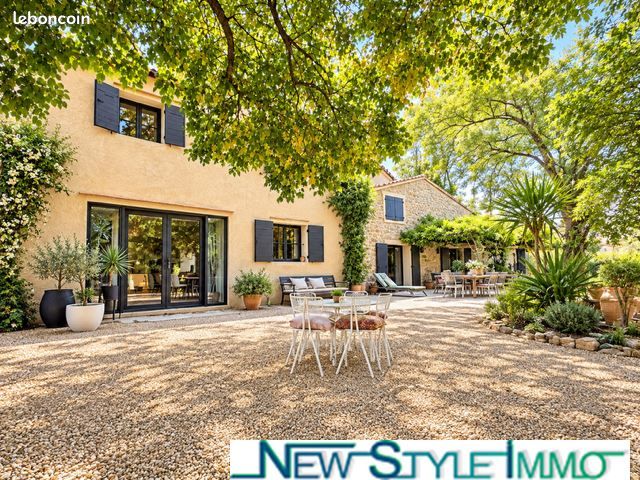 Maison 8 pièces 180 m² · à Le Castellet · 180 m² · 990 000 €