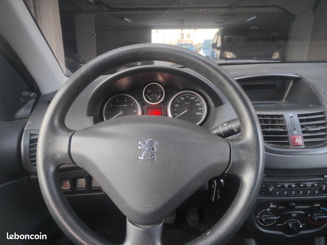 207 1400 CM3 an 2009 PACK CLIM 113000 KM - Voitures
