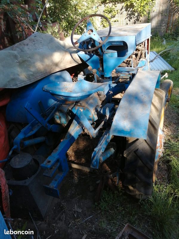 ARTITEC 387.441 - Tracteur Ford 5000