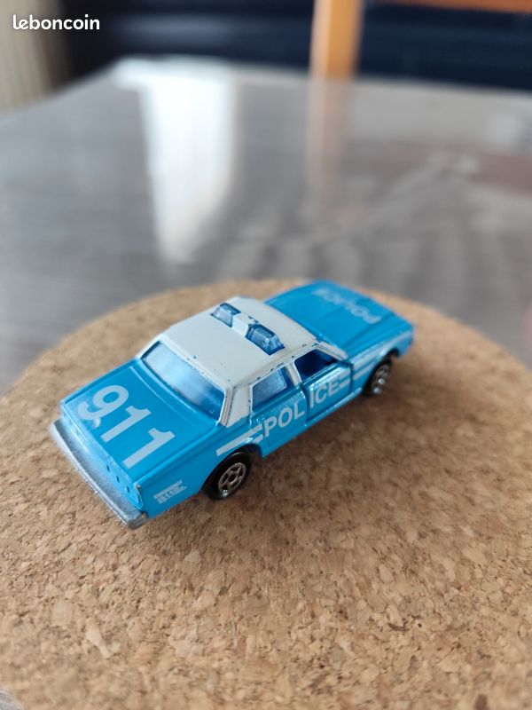 VOITURE CHEVROLET IMPALA Taxi Majorette 1/41 EUR 9,00 - FR