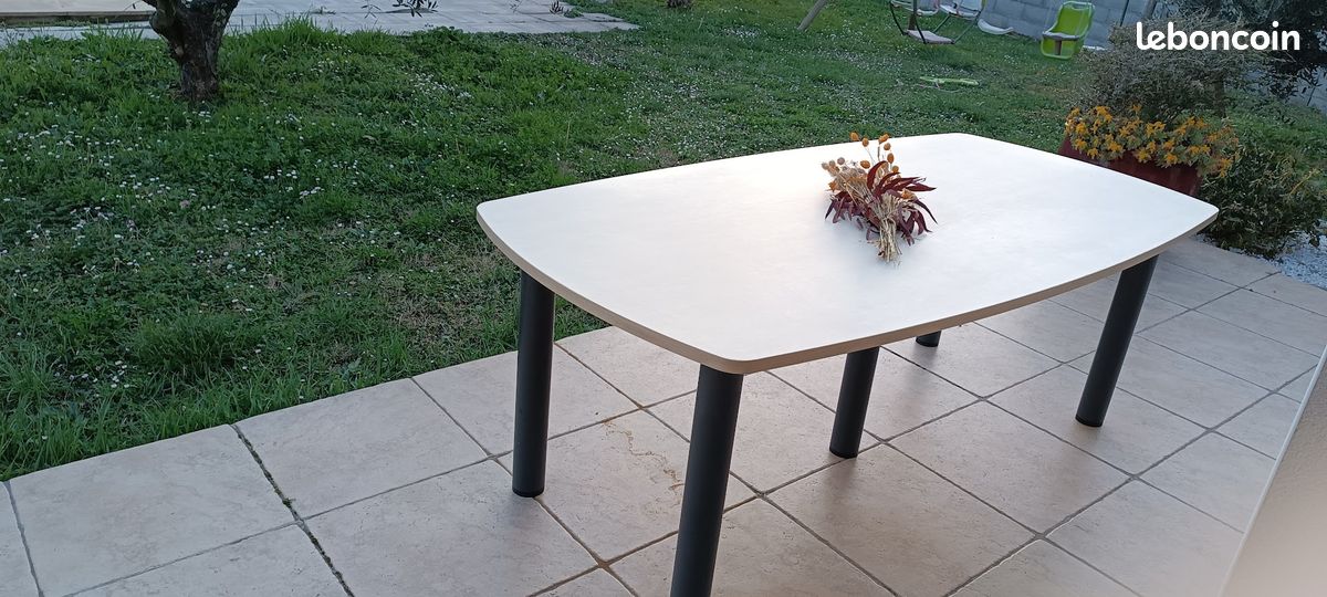 Vends Belle Table 6 places (image 1)