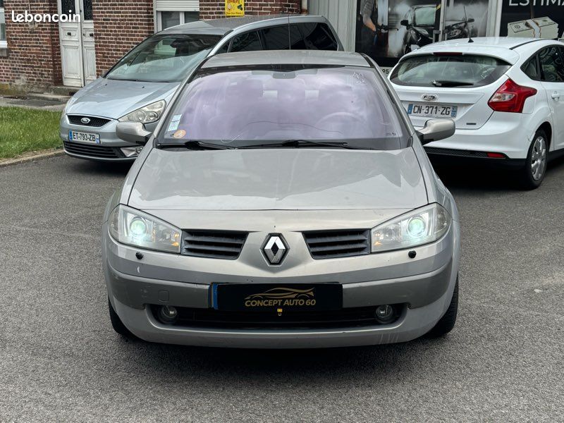 Renault Mégane 2 Classic 2.0i 135 cv luxe privilège garantie 6 mois (image 1)
