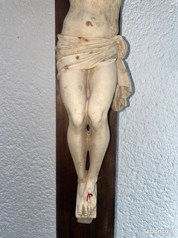 Grand crucifix ancien bois Christ plâtre granuleux retouché main env. 1 m (image 5)