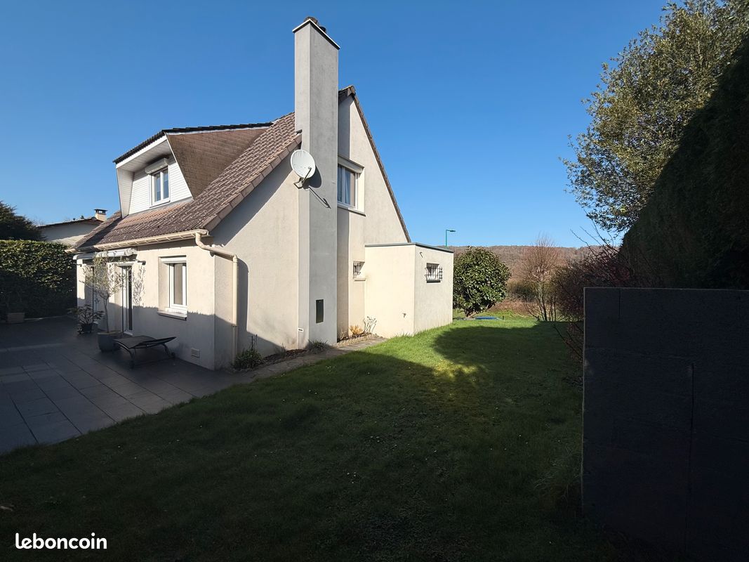 Maison 5 pièces 102 m² · à Saint-Léger-du-Bourg-Denis · 102 m² · 290 000 €