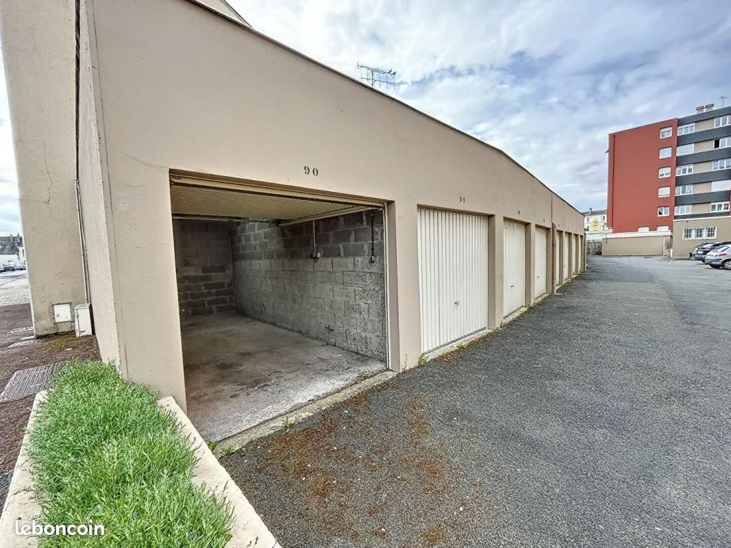 Garage/box La Ferte Bernard · à La Ferté-Bernard · 90 €/mois