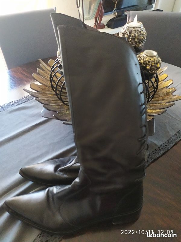 Bottes tout cuir à lacet derrière (image 1)