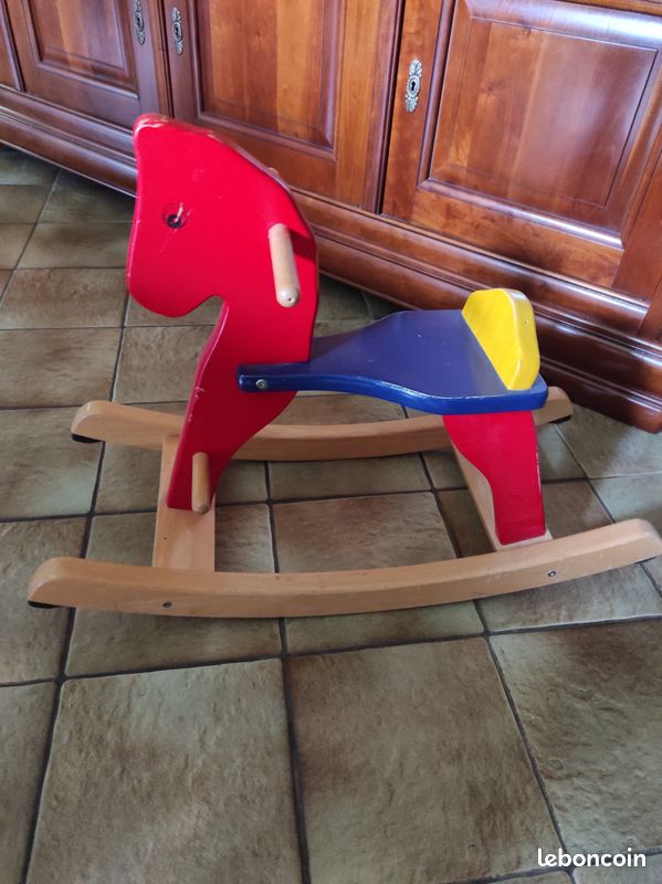Cheval de bois (image 1)