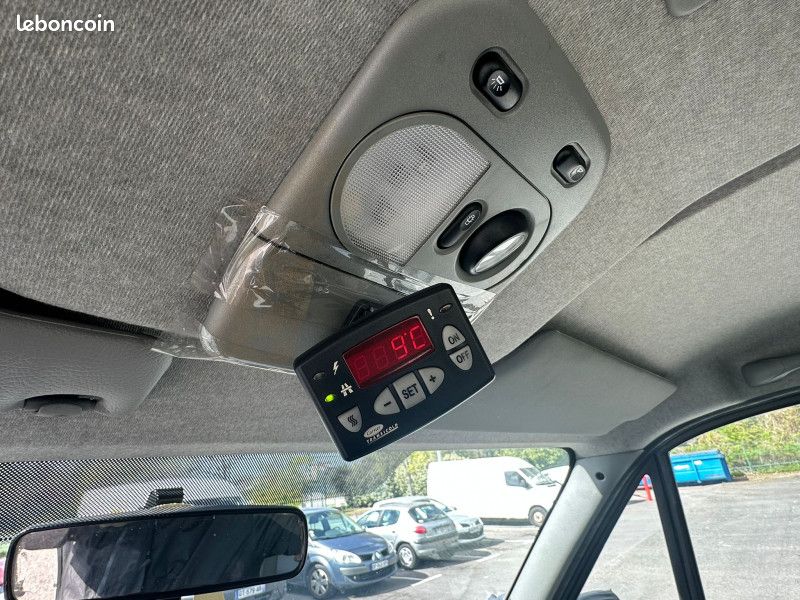 Renault MASTER II CCB FRIGO 7.000 HT 2.5 DCI 100cv GARANTIE 3 MOIS (image 4)