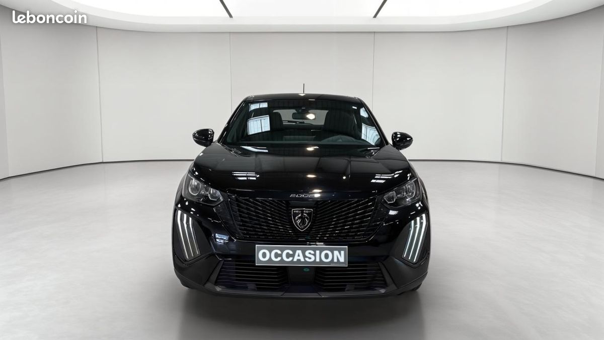 Peugeot 2008 Hybrid 145 e-DCS6 Style (image 2)