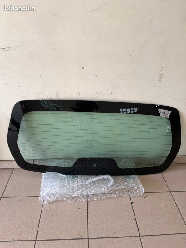 Lunette arrière berlingo 2 partner 2 (image 1)