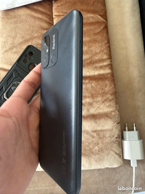 Téléphone redmi dans une très bon état avec carte mémoire (image 4)