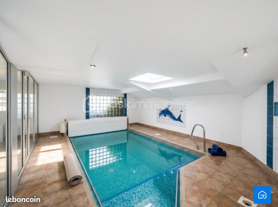 Maison 6 pièces 357 m² · à Laval · 357 m² · 465 000 €