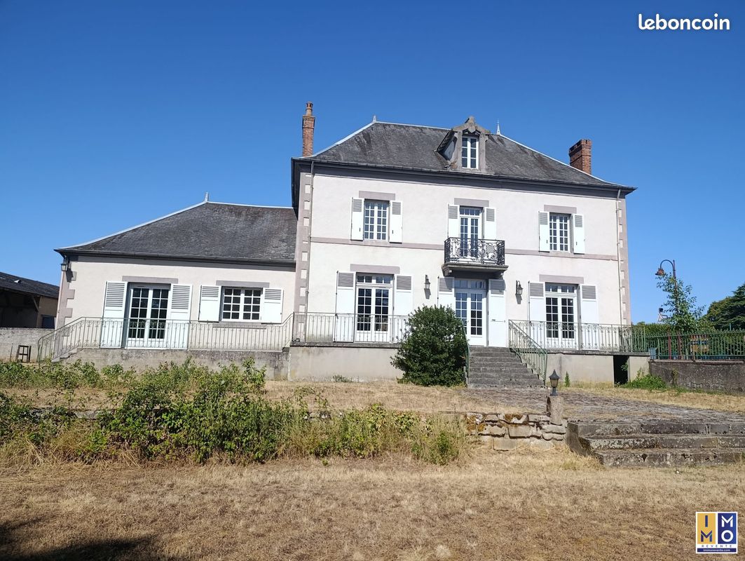 Maison 7 pièces 229 m² · à Avord · 229 m² · 269 000 €