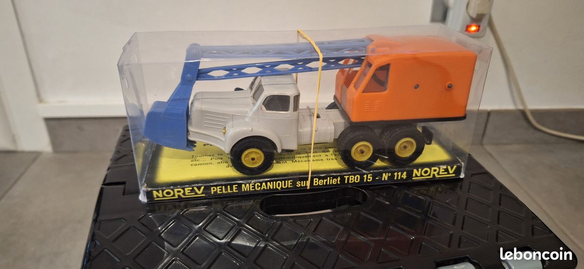 NOREV TRACTEUR BERLIET Tbo 15 Pelle Mecanique Vintage EUR 50,00
