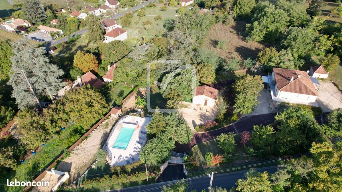 Maison 12 pièces 250 m² · à Le Bugue · 250 m² · 495 000 €