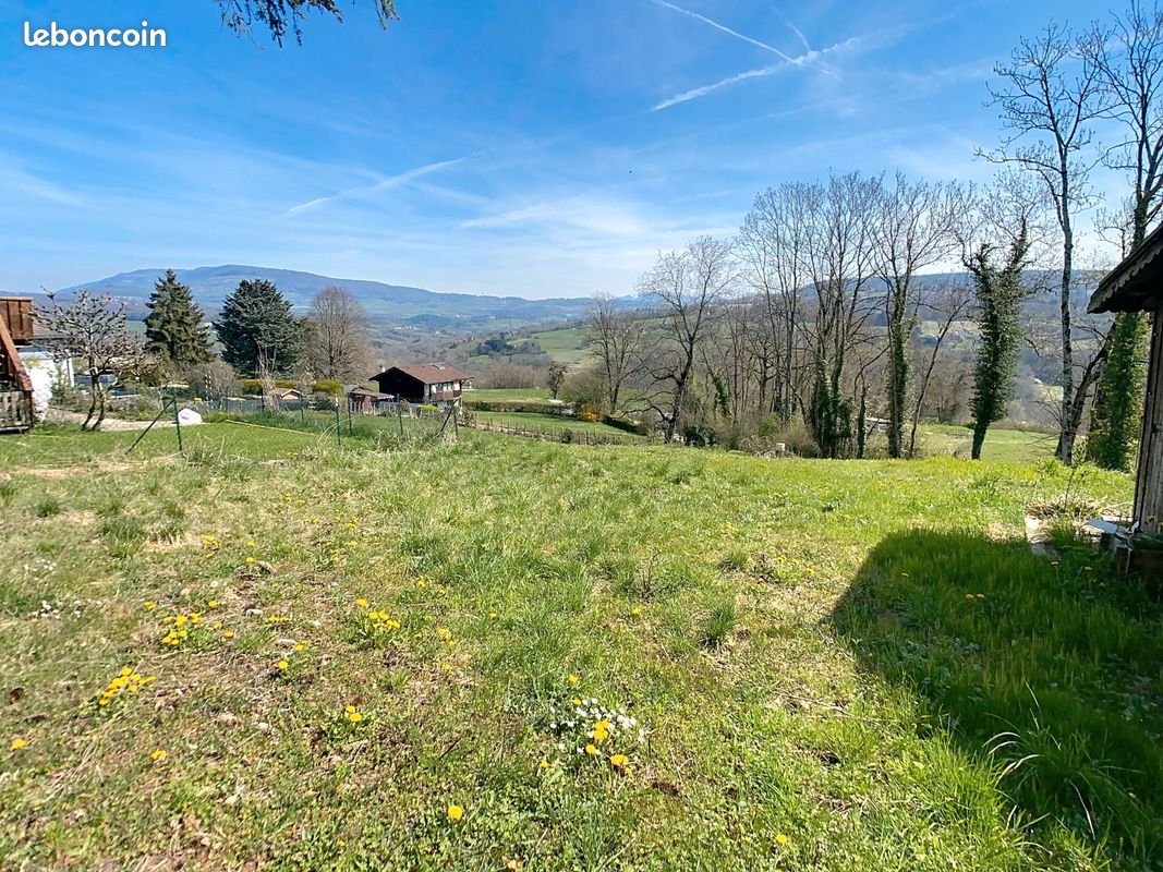 Terrain 630 m² · à Marlioz · 220 000 €
