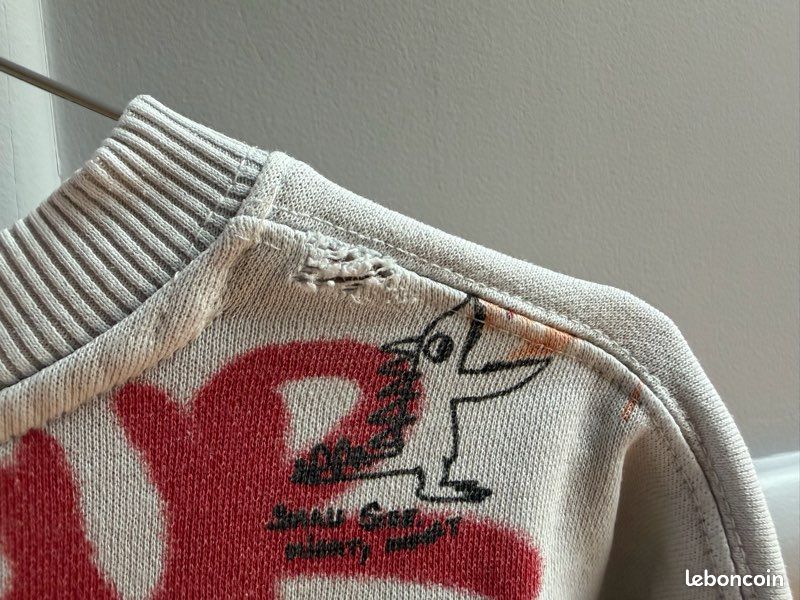 Pull Zara graffiti (image 10)