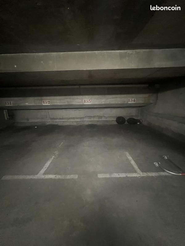 Parking 10 m² · à Paris · 10 m² · 18 000 €